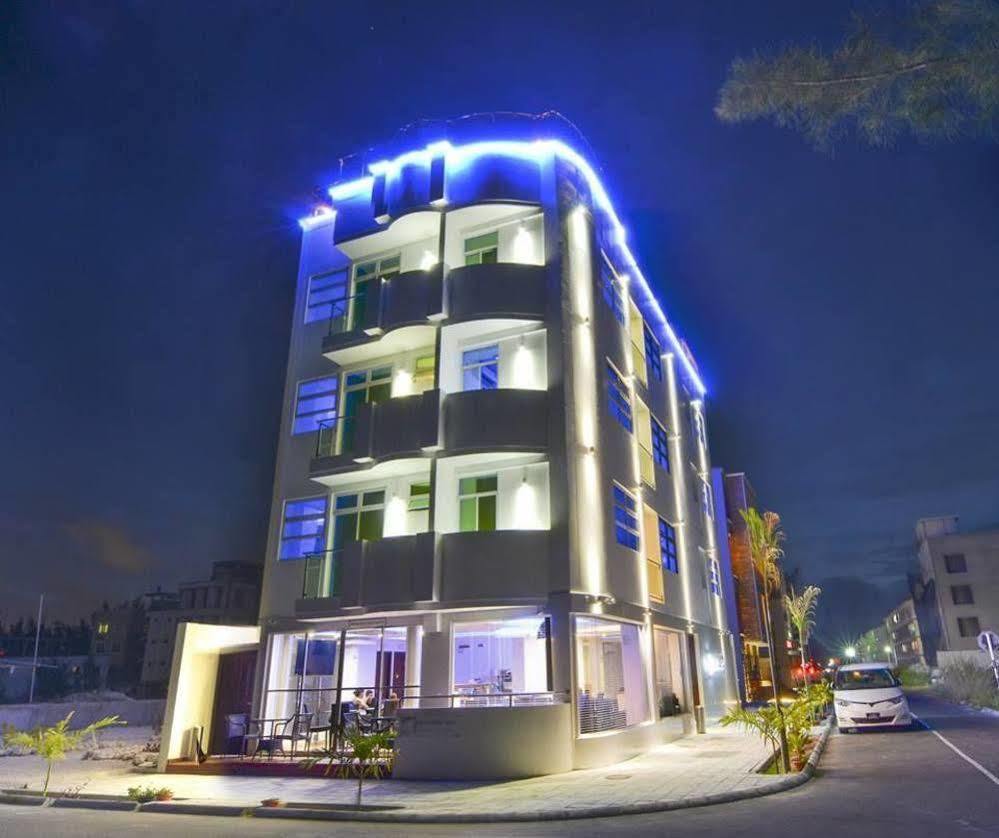 Airport Beach Hotel Hulhumale Exterior foto