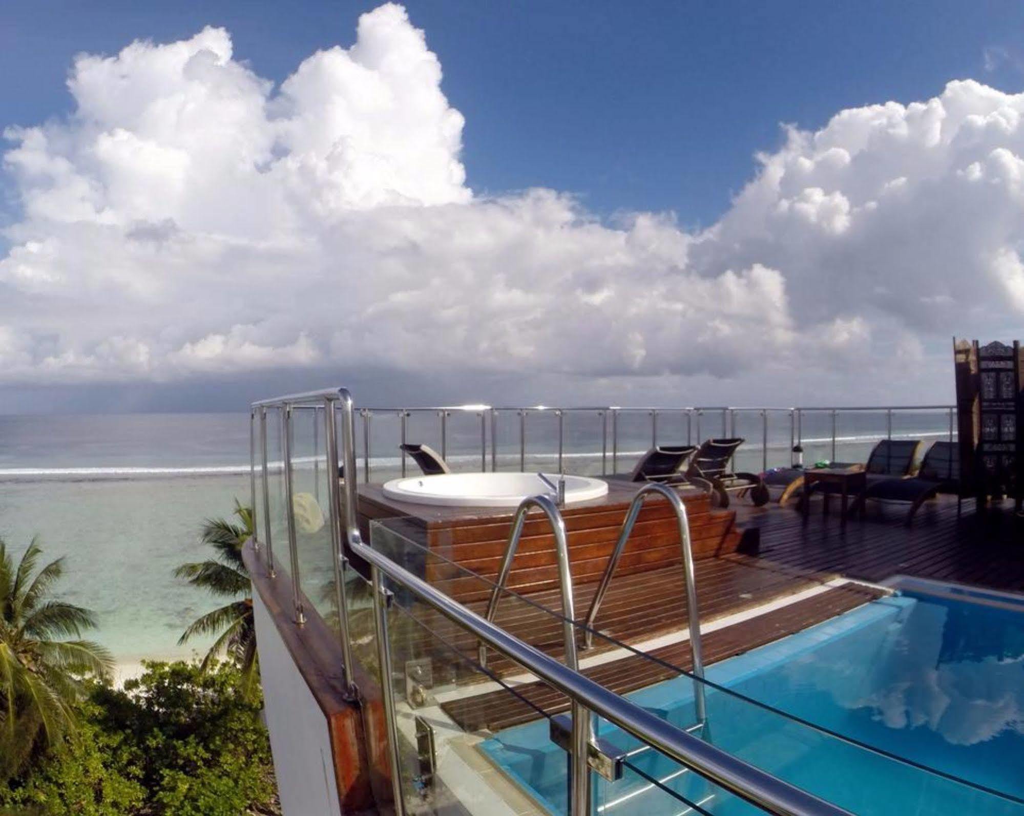 Airport Beach Hotel Hulhumale Exterior foto
