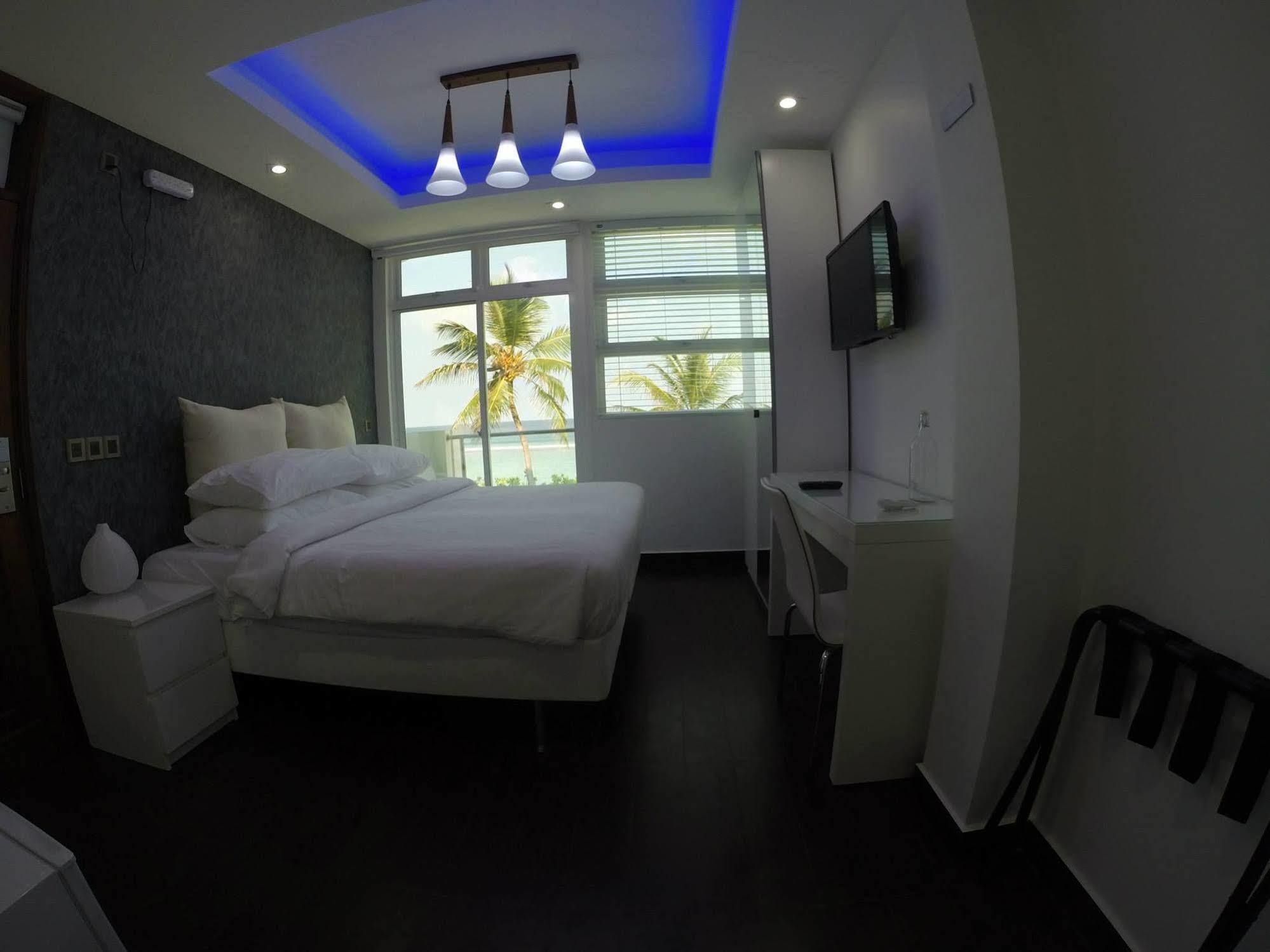 Airport Beach Hotel Hulhumale Exterior foto